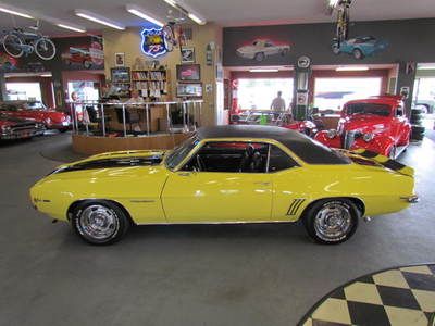 1969 camaro rs z/28 tribute daytona yellow on black