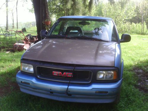 1996 gmc sonoma sl standard cab pickup 2-door 4.3l new engine only 230 miles