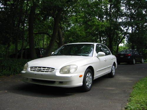 1999 hyundai sonata base sedan 4-door 2.4l