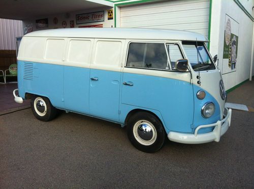 1967 vw split window bus