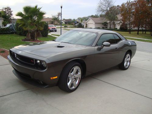 2009 dodge challenger r/t coupe 2-door 5.7l many upgrades