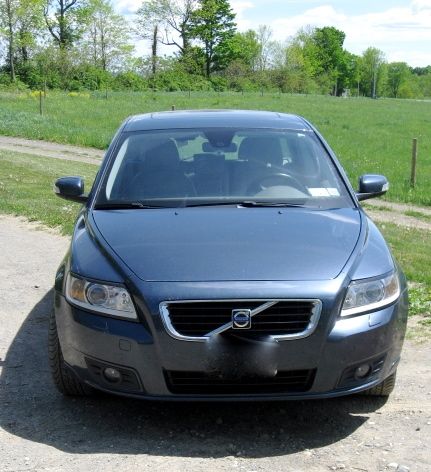 2010 volvo v50 wagon 2.4l-barents blue metallic-auto.-dealer maintained-70kmiles