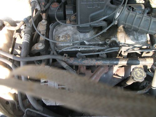 2000 Pontiac Sunfire SE Sedan 4-Door 2.2L Auto Trans, image 6