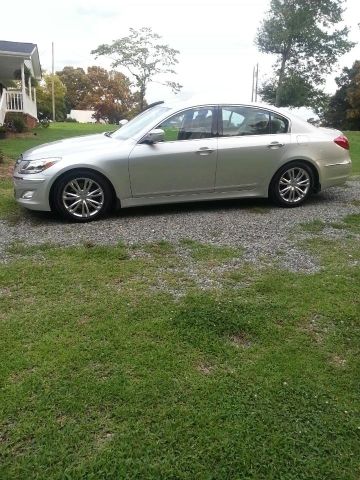 2013 hyundai genesis sedan 3.8 tech