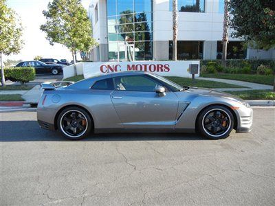 2012 nissan gtr gt-r black edition low miles