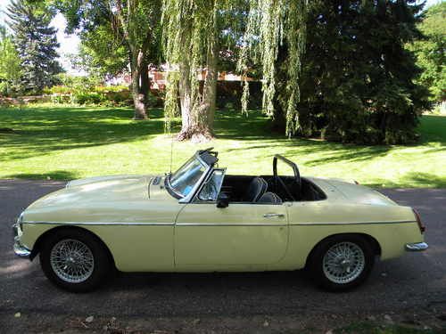 1967 MGB 1800 Convertible, image 4
