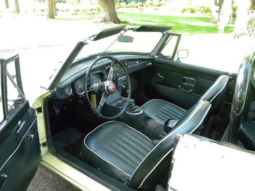1967 MGB 1800 Convertible, image 8