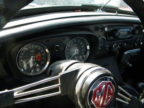 1967 MGB 1800 Convertible, image 10