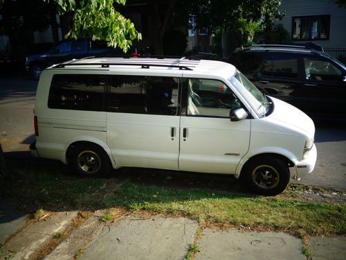 1999 chevy astro ls passenger van 3 door,4300 l 6 cyl,runs good-no reserve price