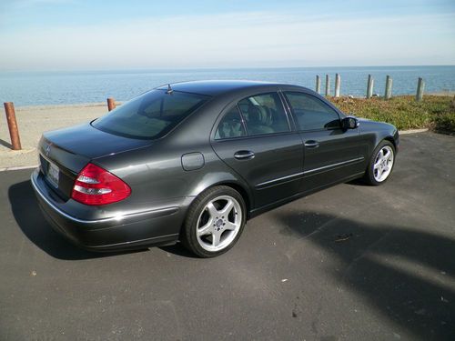 Super nice exceptionally clean 2004 e500,dark grey w/grey leather interior