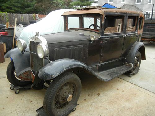 1930 ford model a town sedan