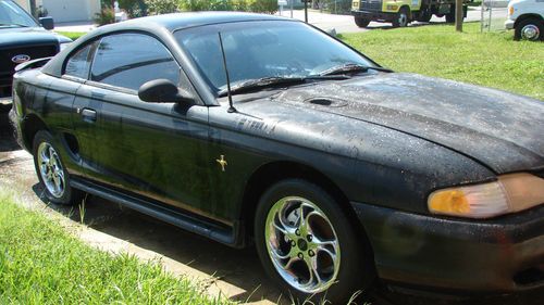 1995 ford mustang base coupe 2-door 3.8l no reserve