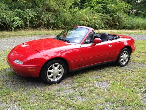 No reserve! red 1993 mazda miata convertible 5-speed ~ 98k miles ~ super nice!!