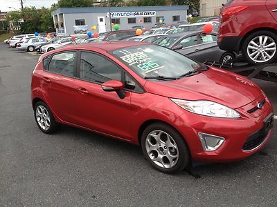 Cute fiesta, geat on gas and no reserve!!!!