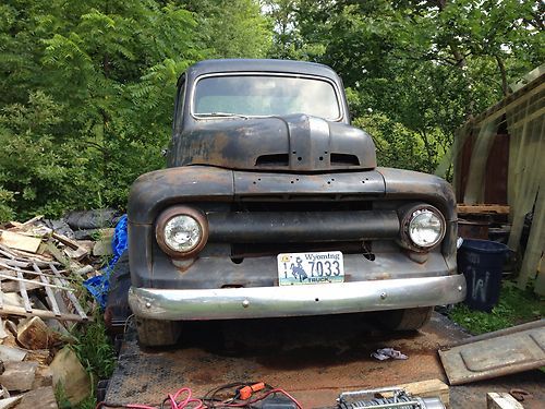 1952 ford 1/2 ton pick-up truck