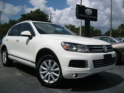 2011 volkswagen touareg,vr6,sport, navigation,rear car camera,exceptional