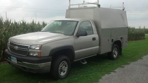 Chevy 2500hd silverado utility box