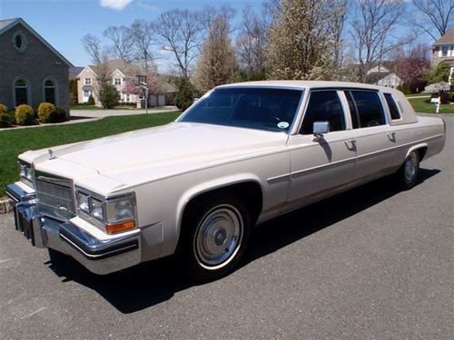 1984 cadillac fleetwood formal limousine 4-door 6.0l