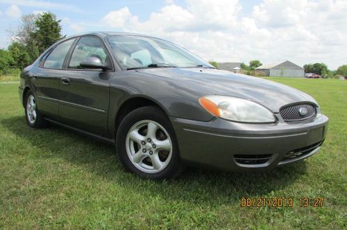 2004 ford taurus