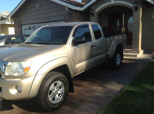 2007 tacoma, v-6, 6 speed manual