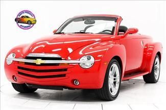 2006 chevrolet ssr 6.0l v8, chrome wheels, carpeted bed w/wood slats, gauges