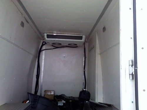 2006 Dodge Sprinter 3500 Base Standard Cargo Van 3-Door 2.7L, image 2