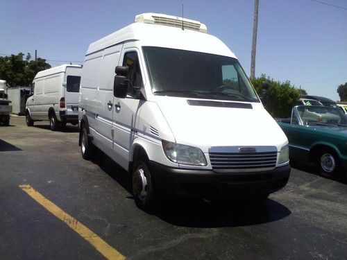 2006 Dodge Sprinter 3500 Base Standard Cargo Van 3-Door 2.7L, image 4