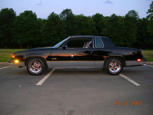 1987 olds 442, low miles in mint condition