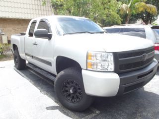 2011 chevrolet silverado like new great shape custom features