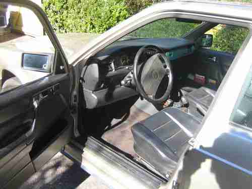 1986 Mercedes Benz 190E 2.3-16; Sixteen Valve 16 Cosworth Twin Cam 190S 190Sport, image 12