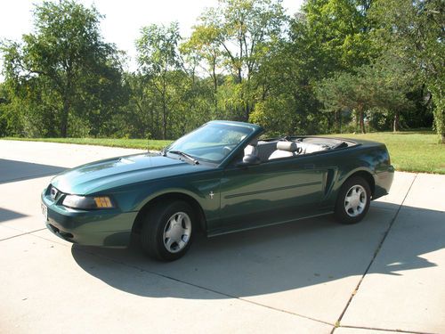 2001 MUSTANG CONVERTIBLE 92,000 MILES 3.8L V6, image 2