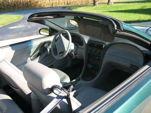 2001 MUSTANG CONVERTIBLE 92,000 MILES 3.8L V6, image 3