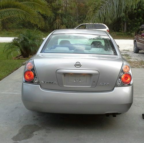 2004 Nissan Altima S Sedan 4-Door 2.5L, image 4