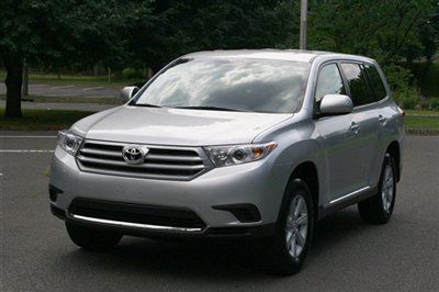 2013 highlander 4wd only 4k miles v6 bluetooth 17