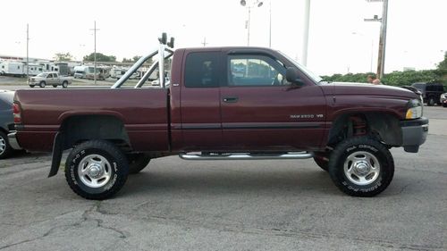 2000 dodge ram 2500 lifted!