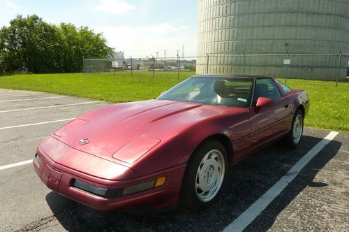 1992 chevrolet corvette base hatchback 2-door 5.7l