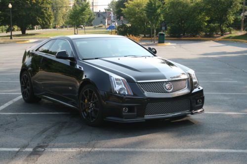 2011 cadillac cts v coupe 2-door 6.2l black diamond ,manual transmission