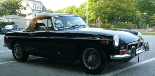 1973 MGB ROADSTER CONVERTIBLE CHROME BUMPERS GREAT DRIVER, image 4