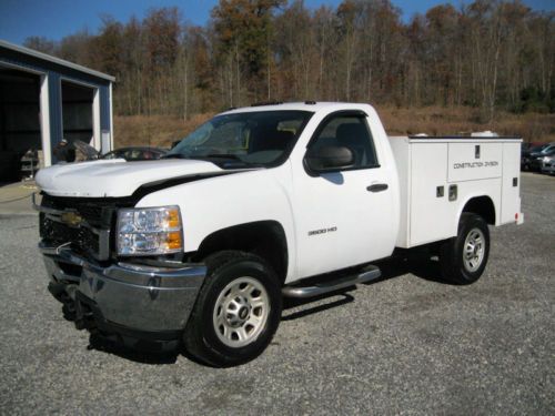 Salvage repairable, duramax diesel, 4x4, utility bed. extra clean, low miles