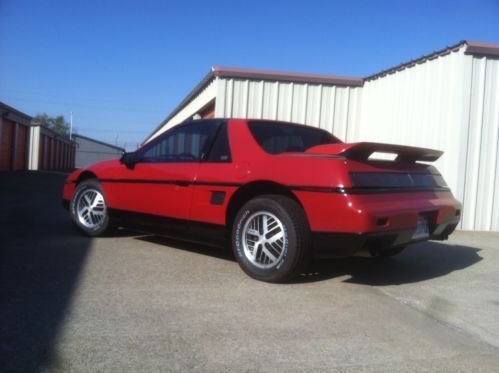 1986 pontiac fiero se t-top