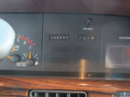 *1990 Pontiac Bonneville Le 20k Original Miles/Original Owner*, image 5