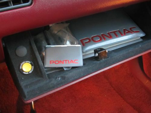*1990 Pontiac Bonneville Le 20k Original Miles/Original Owner*, image 7