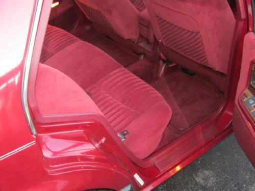 *1990 Pontiac Bonneville Le 20k Original Miles/Original Owner*, image 15