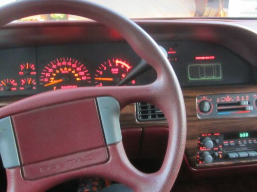 *1990 Pontiac Bonneville Le 20k Original Miles/Original Owner*, image 19