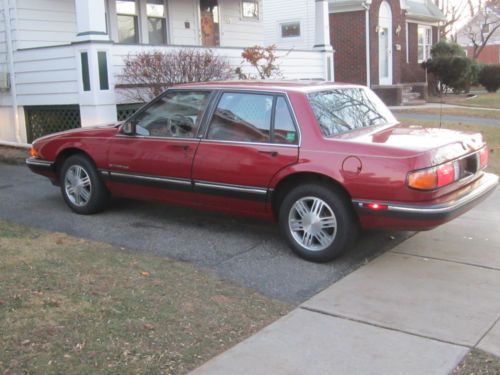 *1990 Pontiac Bonneville Le 20k Original Miles/Original Owner*, image 21