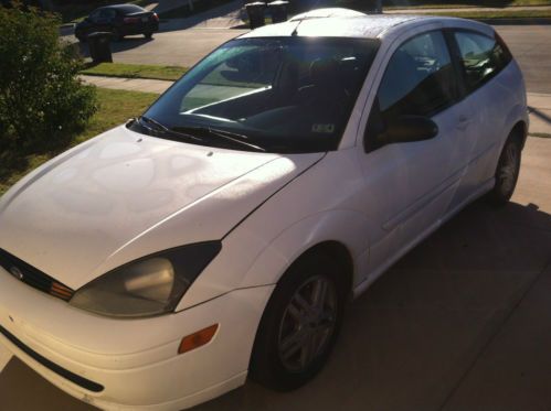 2000 ford focus zx3 hatchback 3-door 2.0l