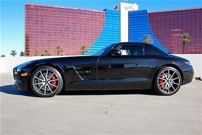 Rare 2013 mercedes-benz sls gt amg coupe+amg performance medai+only 1k miles=wow