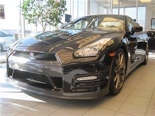 2014 nissan gt-r premium coupe 2-door 3.8l