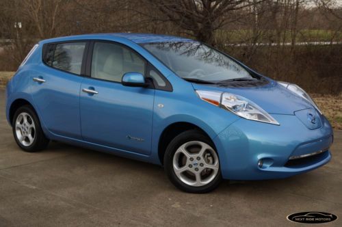 2011 nissan leaf sl nav back-up 100-% electric 1-owner off lease *save big*