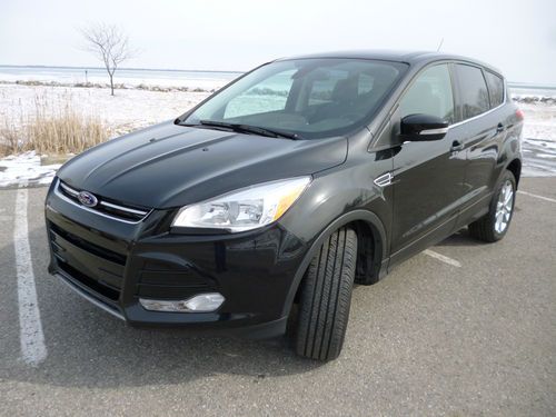 2013 ford escape sel awd, loaded leather heated seats panorama roof, no reserve